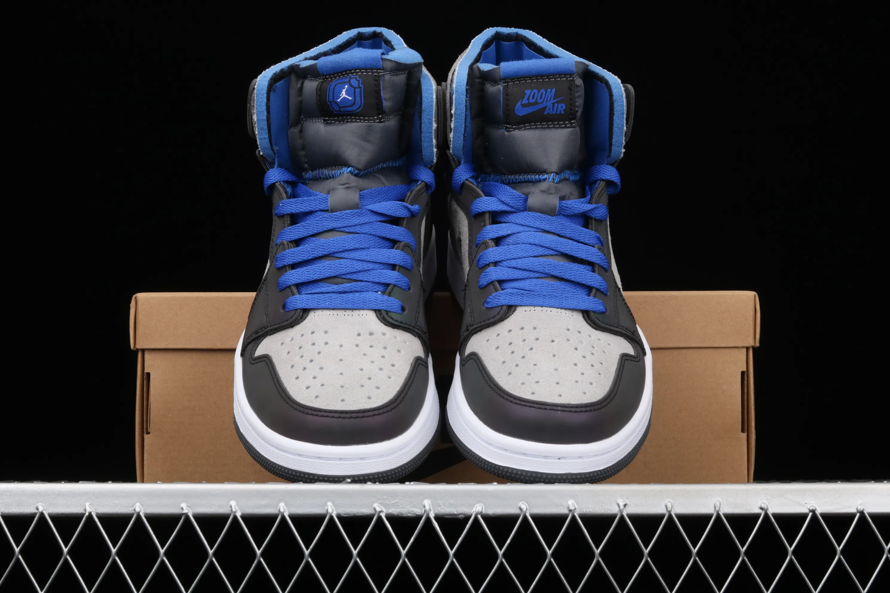 All Categories Air Jordan Jordan Series Basketball Shoes Air Jordan 1 High LPL x Air Jordan 1 Zoom Comfort "Iridescent" AJ1 Joe 1 Joint League of Legends Theme Basketball Shoes DD1453-001